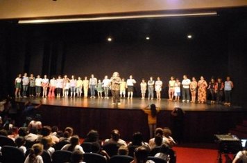 Foto - Show de Fanfarra e Dança