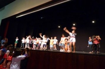 Foto - Show de Fanfarra e Dança