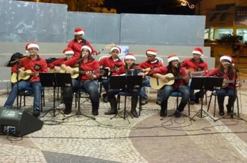 Foto - EnCantos de Natal - Viola & Cia na Casa do Papai Noel