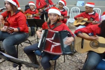 Foto - EnCantos de Natal - Viola & Cia na Casa do Papai Noel