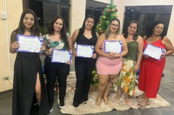 Foto - Espaço Qualifica entrega certificados a concluintes de cursos de capacitação profissional