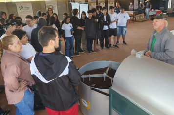 Foto - Palestras e curiosidades movimentam pavilhão na Expo 2025