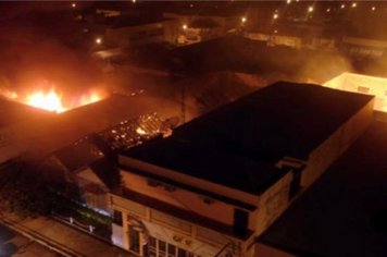 Foto - Incêndio no centro da cidade