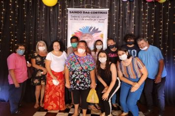 Profissionais da saúde mental, usuários e familiares do CAPS participaram do evento cultural “Saindo das Cortinas”