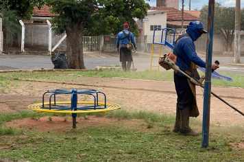 Limpeza nas imediações do Caps, Ponto de Cultura e Feira da Lua