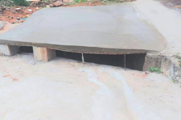 Prefeitura intensifica limpeza de bueiros e confecção de novas tampas