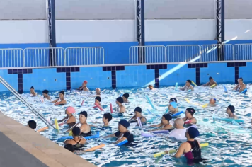 Aulas de hidroginástica na Piscina Municipal tem mudado a vida dos participantes