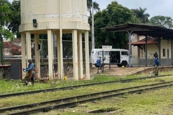Prefeitura segue com capina e roçagem nas imediações da linha férrea