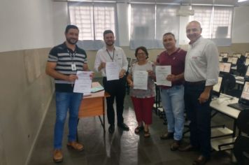 Tem início as aulas do curso de operador de Microcomputador, promovido em parceria entre a Prefeitura e o Senai