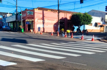 Prefeitura intensifica melhorias no trânsito com nova sinalização na Avenida Brasil