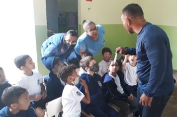 Trabalhos de orientação à prevenção do aparecimento e acidentes com escorpião