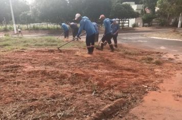 Prefeitura faz limpeza no fundo do Conjunto Mário Covas e Jardim das Oliveiras
