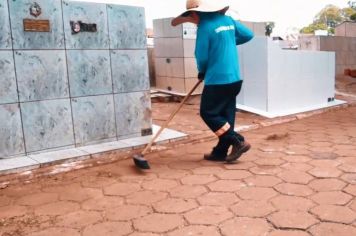 Cemitérios de Paraguaçu Paulista passam por limpeza e melhorias para o Dia de Finados