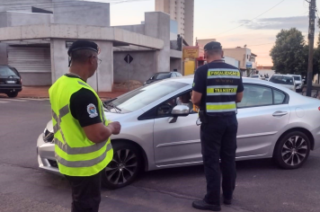 Maio Amarelo: blitzes e projetos nas escolas ensinam que segurança no trânsito começa com cada um