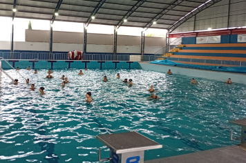 Piscina Municipal reabre com água aquecida a 30°C e nova estrutura para os frequentadores