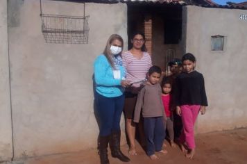 Assistência Social entrega cestas e cobertores na Roseta