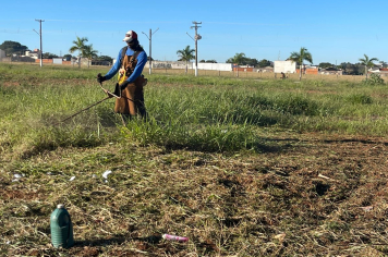 Prefeitura intensifica ações de limpeza no Jardim Alvorada e pede colaboração da população