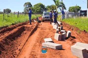 Nova ciclovia da Av. Hissagy Marubayashi avança com colocação de guias