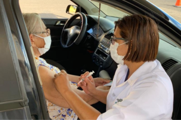 Vacina: Idosos de 77 a 79 anos receberão 2ª dose