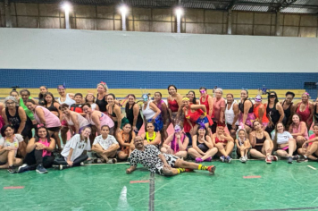 Zumba de Carnaval lota o Ginásio Caramuru, na Barra Funda