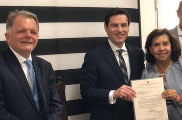 Prefeita Almira pede Programa Melhor Caminho ao secretário da Agricultura