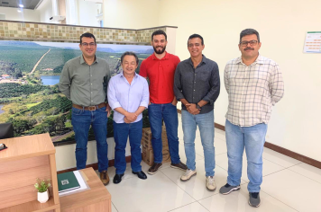 Prefeito, diretor de Urbanismo e engenheiros da Eixo SP se reúnem para tratar detalhes da duplicação da SP 284