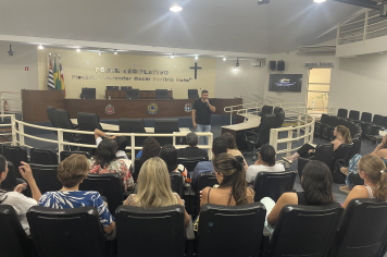 Palestra na Câmara Municipal de Paraguaçu Paulista Aborda Matriciamento na Saúde Mental