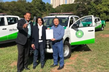 Prefeitura recebe veículo Pick Up caminhonete 