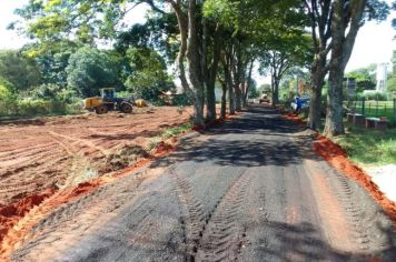 Departamento de Obras realiza melhorias na entrada do cemitério de Sapezal