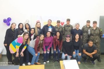 Prefeitura entrega certificados a alunos que participaram do curso de recepcionista