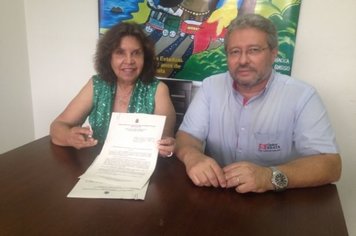 Prefeita Almira regulamenta Feira do Brás e outras itinerantes