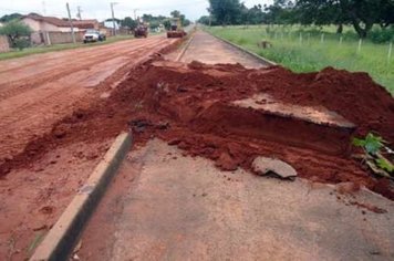 Constantes chuvas na cidade causam danos, inviabilizam obras e levam a população aos rios para recreação perigosa