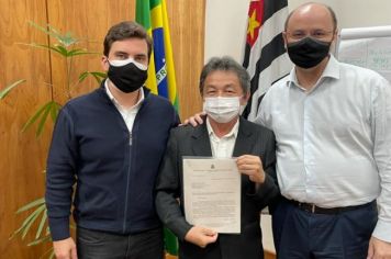 Prefeito vai a São Paulo buscar recursos para educação 