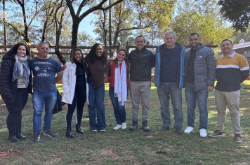 Enquanto pista de equoterapia avança, equipe da Clínica TEA de Paraguaçu Paulista é destaque em seminário internacional no Paraguai