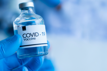 Pessoas de 55 a 59 anos com comorbidades recebem 1ª dose dia 12