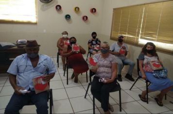 Idosos participam de encontro no CRAS II