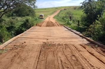 Prefeitura realiza manutenção na ponte da Água das Antas e reforça melhorias na zona rural