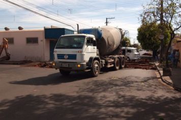 Prefeitura realiza mutirão de implantação de sarjetões em Paraguaçu Paulista