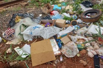 Menos de 15 dias após retirar mais de mil toneladas de entulho em Paraguaçu, Departamento de Obras se depara com novas cenas de descarte irregular