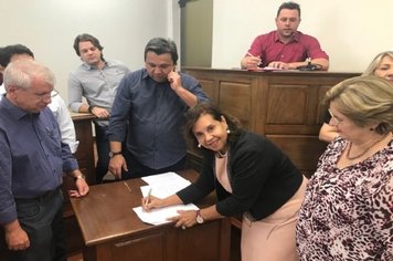 Paraguaçu ganha ônibus escolar pelo Fundo Nacional de Desenvolvimento da Educação