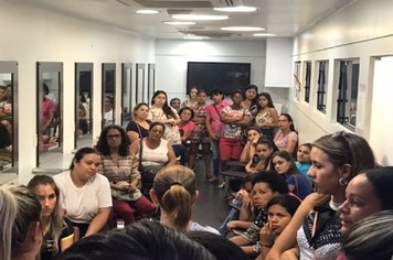 Alunos participam da aula inaugural do Via Rápida Emprego