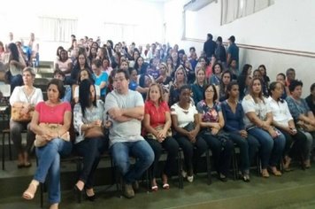 Prefeitura Adota Moderna Plataforma de Ensino e Promove Capacitação de Profissionais