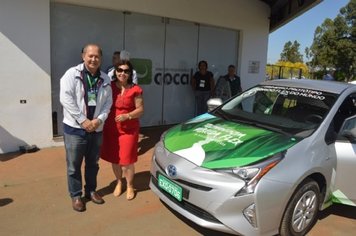 Prefeita Almira participa da apresentação do primeiro veículo híbrido-flex do mundo