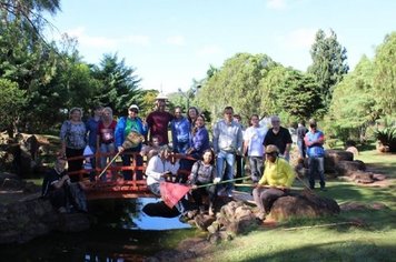 Sábado de mutirão da limpeza no Jardim das Cerejeiras