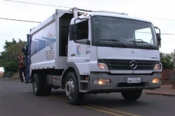 Departamento de Obras de Paraguaçu orienta população sobre como melhorar coleta do lixo na cidade