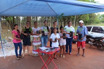 Moradores do Lina Leuzzi “adotam” 48 mudas de árvores produzidas pelo CEA