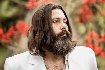 Domingo tem música na praça