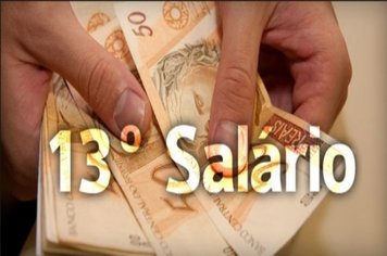 Honrando compromissos, prefeita antecipa pagamento do 13º aos funcionários