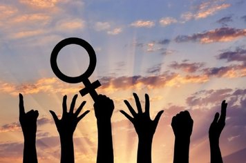 Mulheres de Paraguaçu têm exames preventivos de saúde, atividades esportivas e de beleza, além de palestra sobre violência doméstica