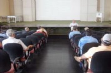 Prefeitura e Casa da Agricultura organizam produtores para o desenvolvimento do PNAE em Paraguaçu